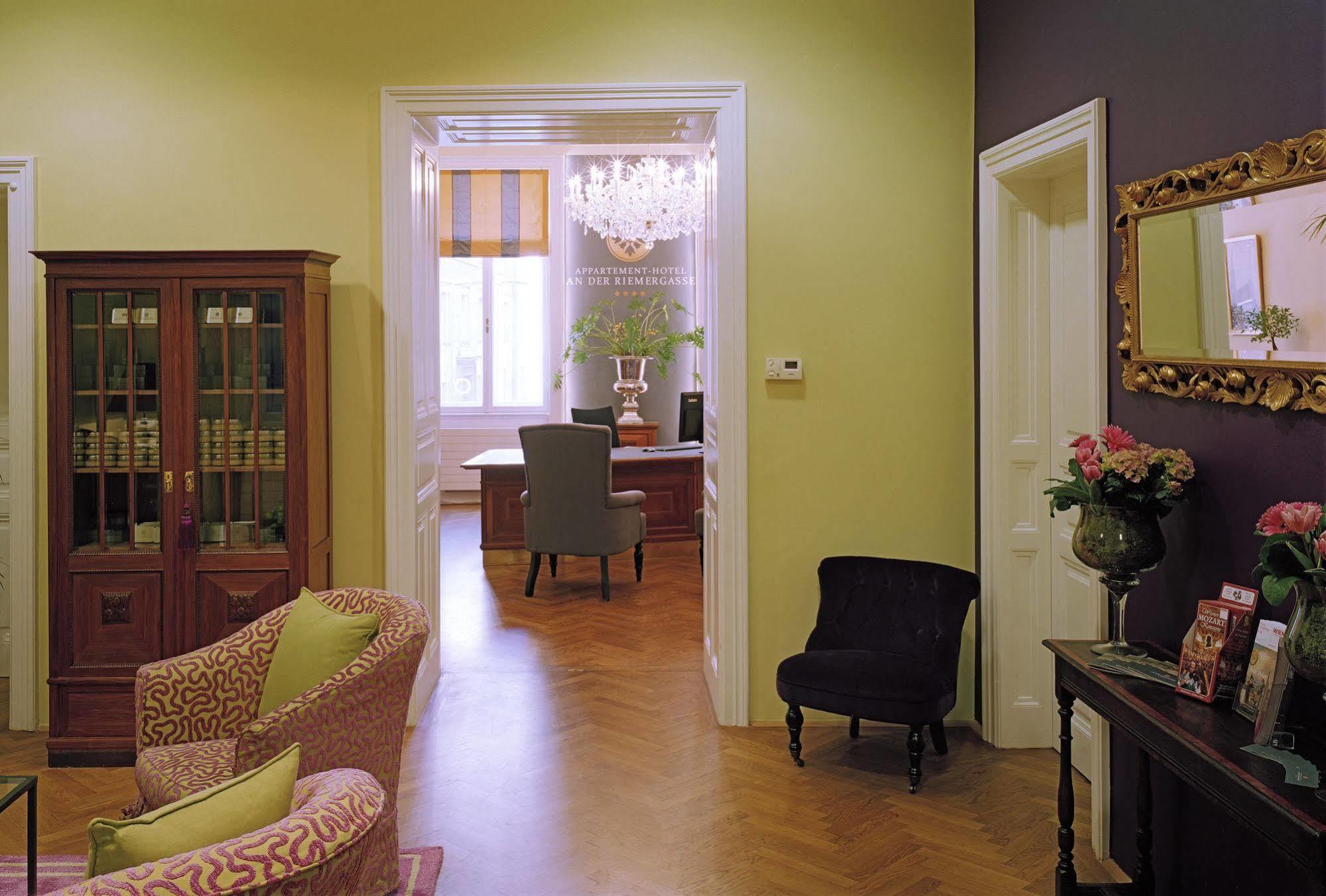 Appartement-Hotel An Der Riemergasse Vienna Esterno foto